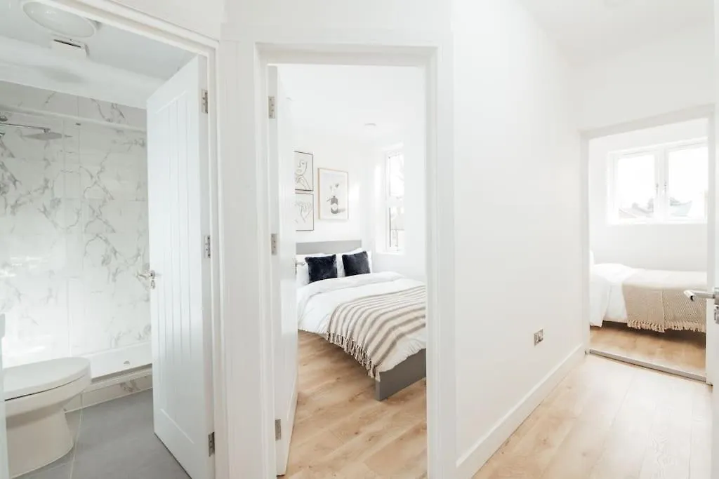 Modern 2 Bedroom Flat In Ilford, London 0*, Ilford